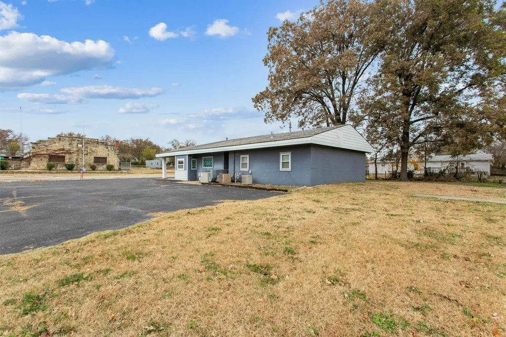 1302 N Ohio Augusta KS 67010-0000