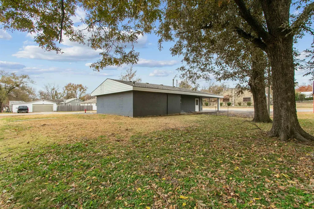 1302 N Ohio Augusta KS 67010-0000