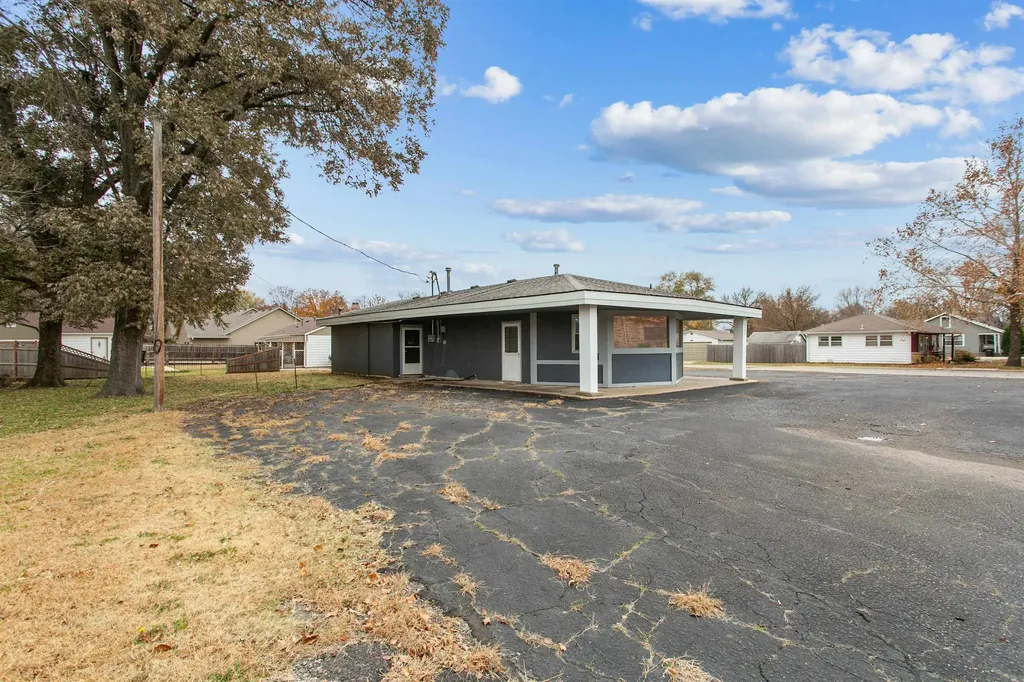 1302 N Ohio Augusta KS 67010-0000