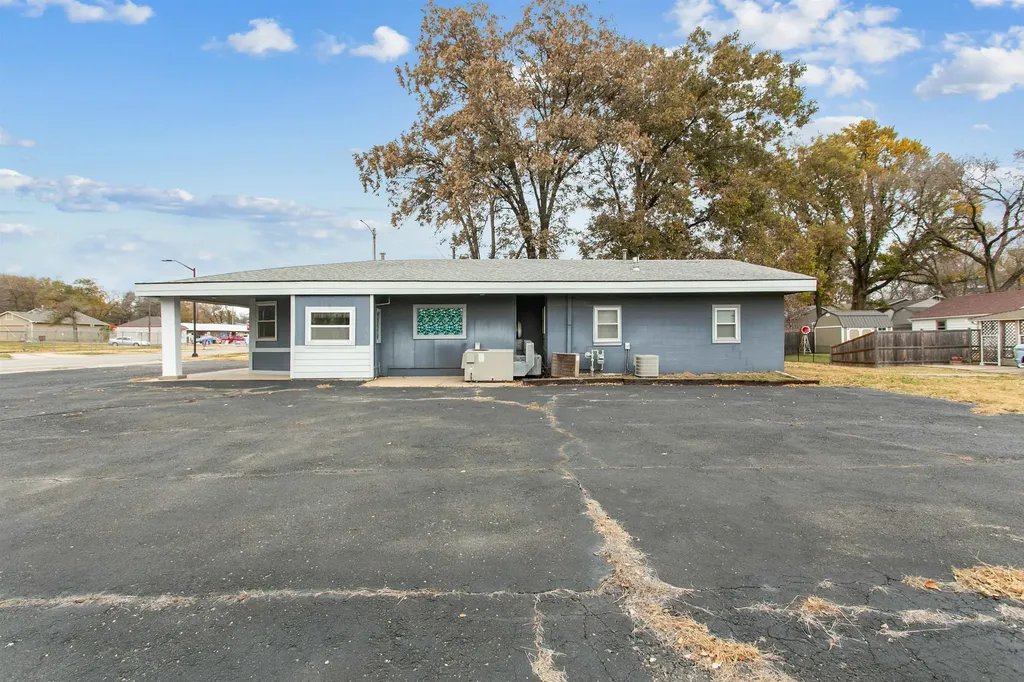 1302 N Ohio Augusta KS 67010-0000