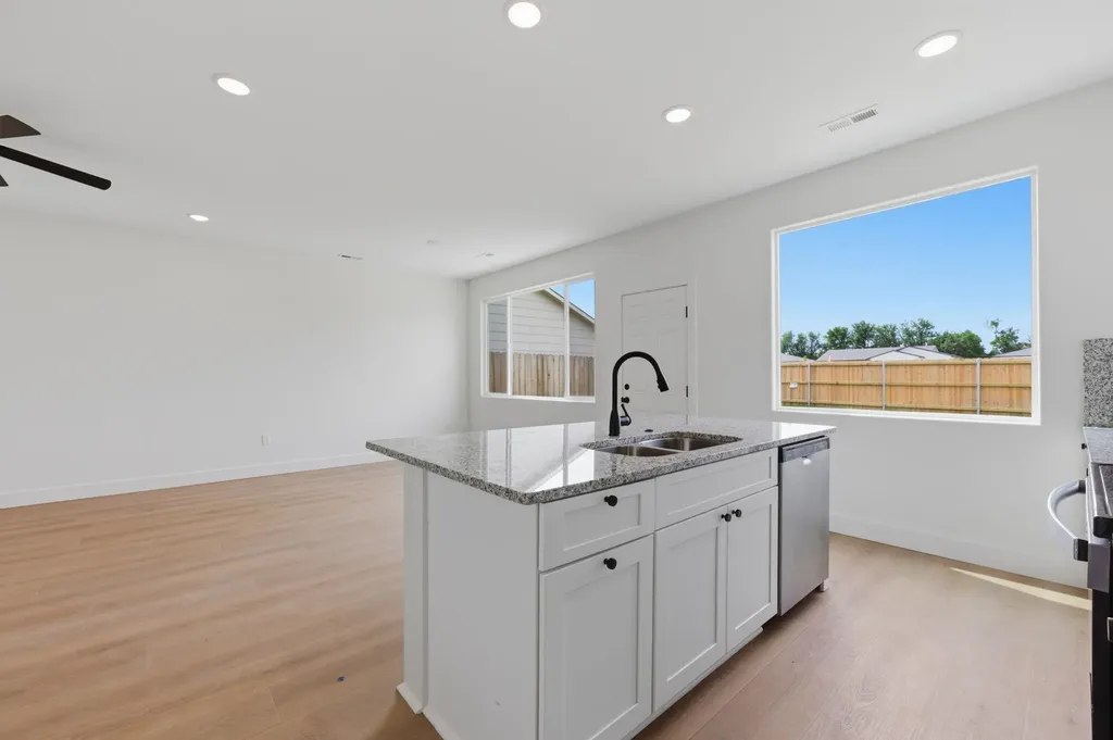 707 E Briarbrook Lane Park City KS 67147-1122