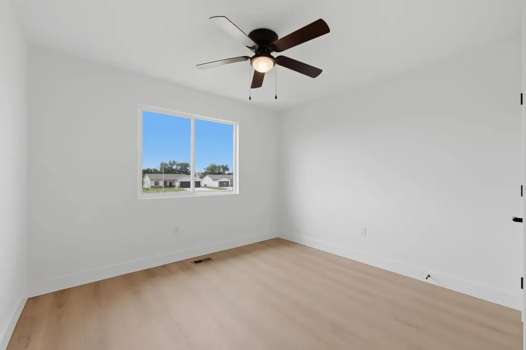 707 E Briarbrook Lane Park City KS 67147-1122
