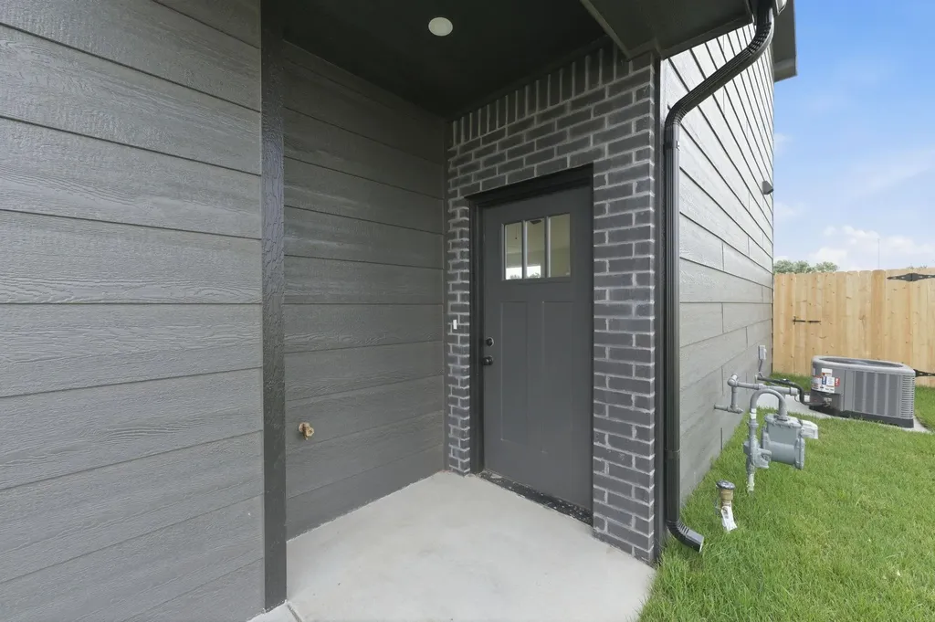 707 E Briarbrook Lane Park City KS 67147-1122