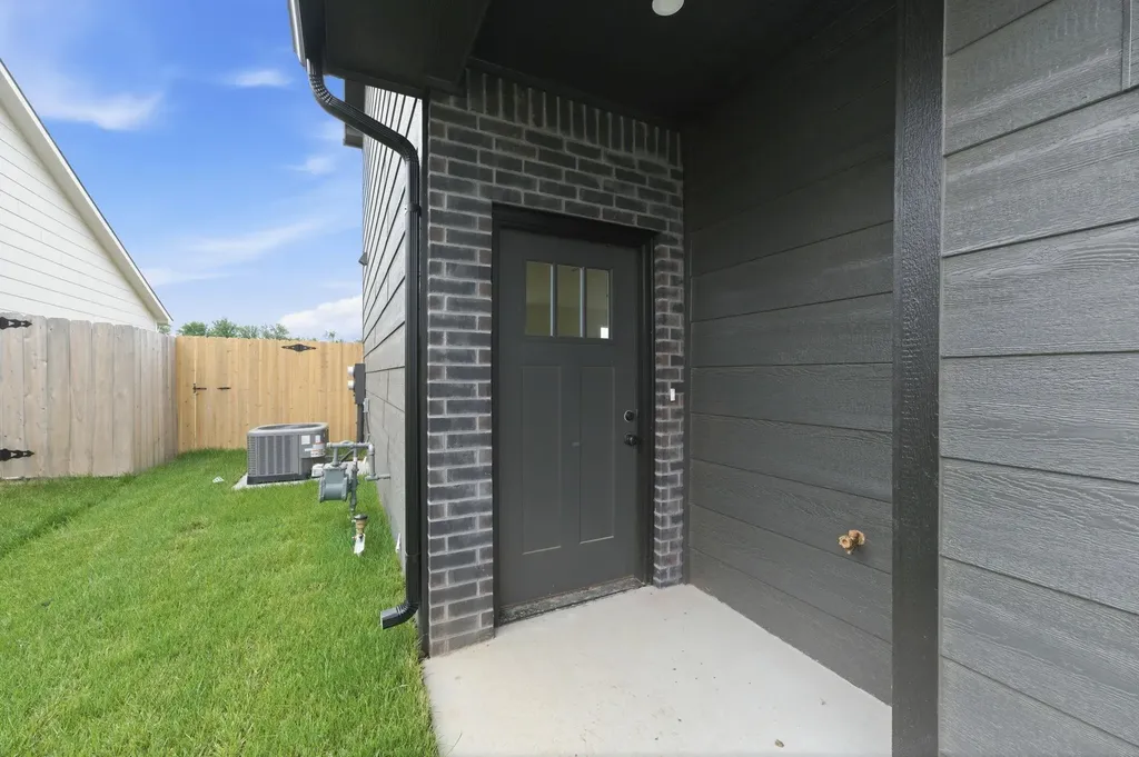 707 E Briarbrook Lane Park City KS 67147-1122