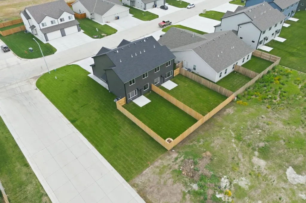 707 E Briarbrook Lane Park City KS 67147-1122