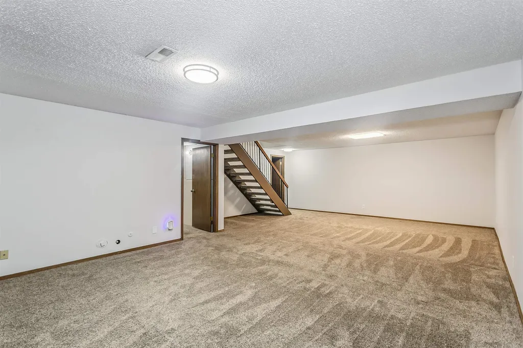 8621 E Chalet Court Wichita KS 67207