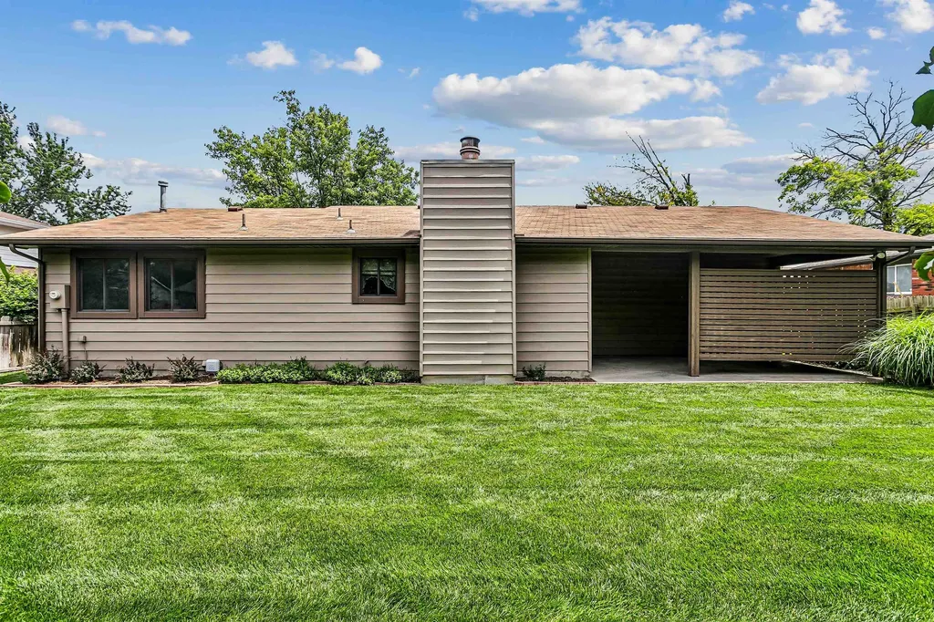 8621 E Chalet Court Wichita KS 67207