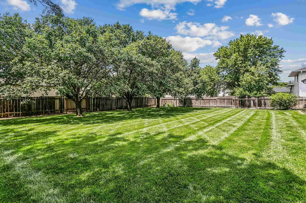 8621 E Chalet Court Wichita KS 67207