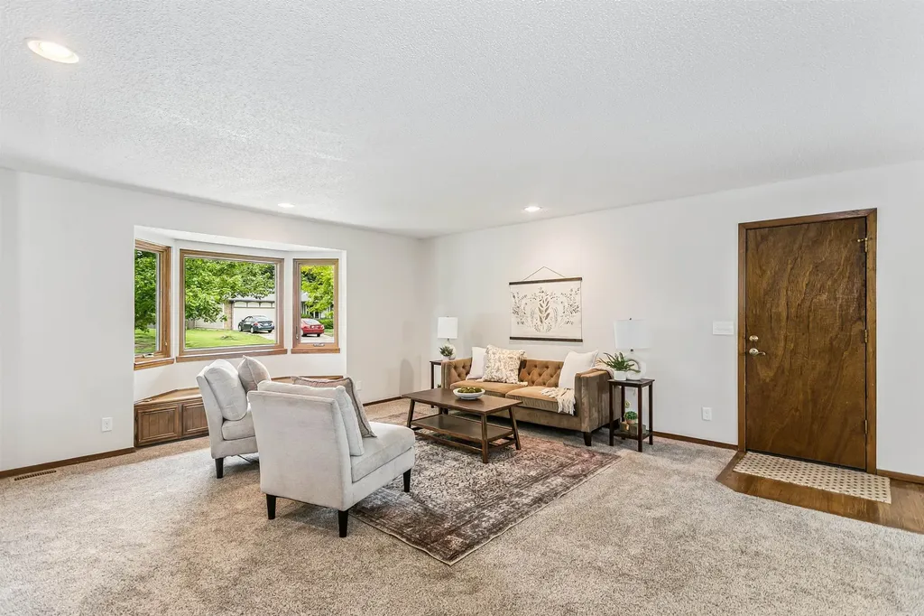 8621 E Chalet Court Wichita KS 67207