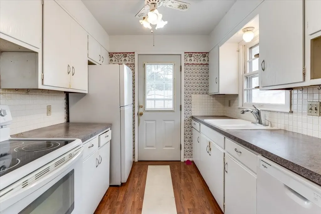1410 W Dallas Street Wichita KS 67217-2314