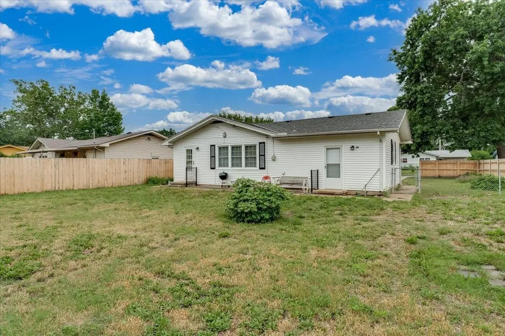 1410 W Dallas Street Wichita KS 67217-2314