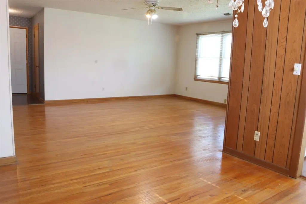 1410 W Dallas Street Wichita KS 67217-2314