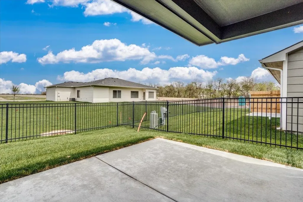 5426 N Briskbay Court Maize KS 67101