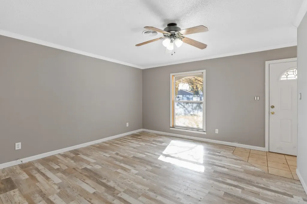 1111 E 7th Street Wellington KS 67152