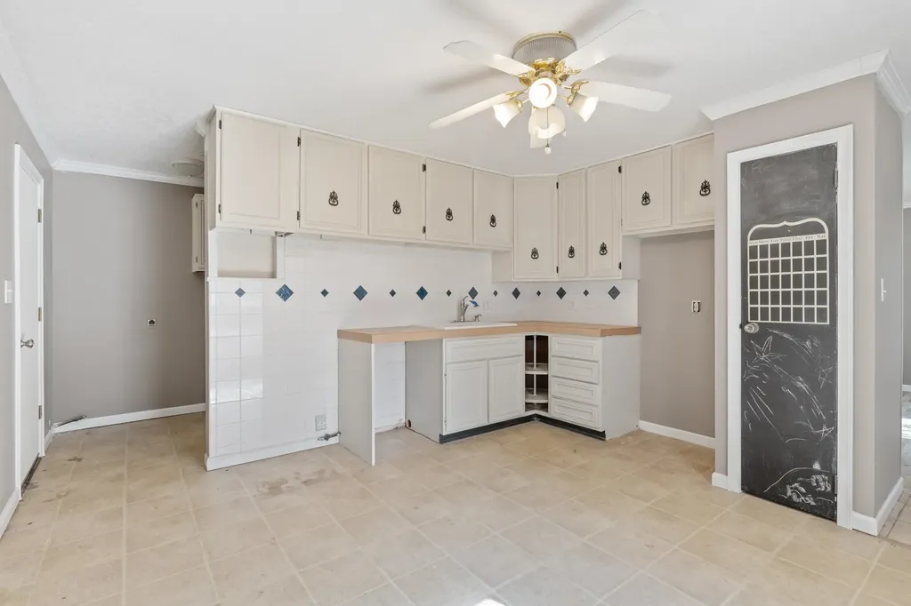 1111 E 7th Street Wellington KS 67152