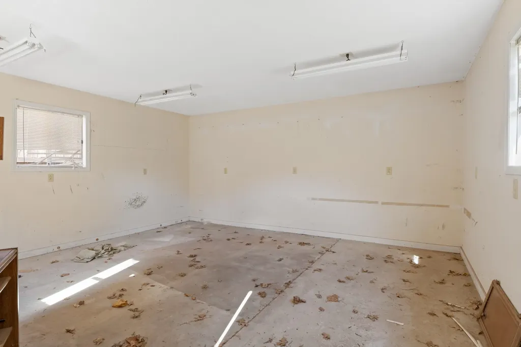 1111 E 7th Street Wellington KS 67152