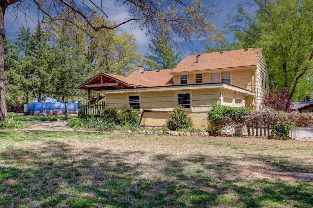 3 Eastridge Drive Arkansas City KS 67005