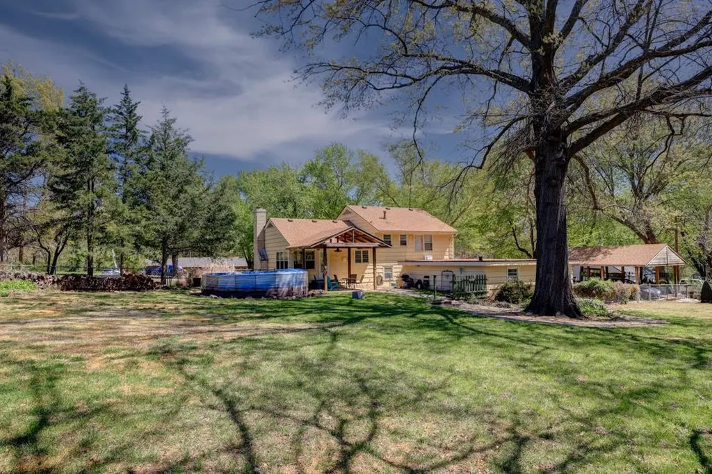 3 Eastridge Drive Arkansas City KS 67005