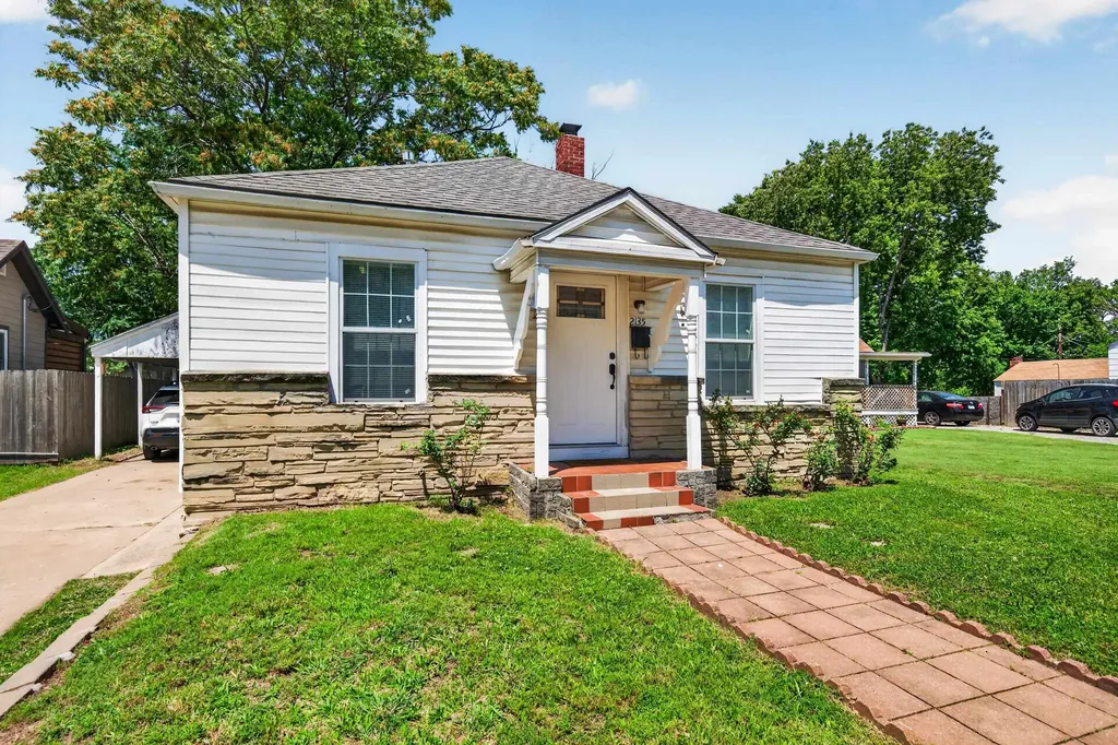 2135 S Washington Wichita KS 67211