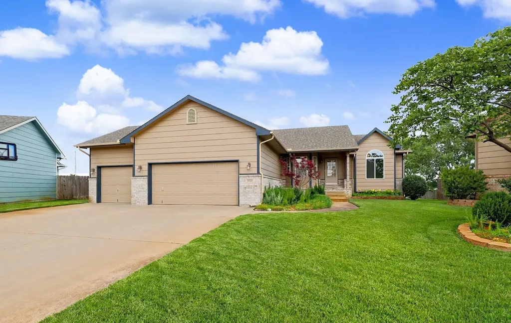 2353 S Milstead Court Wichita KS 67209