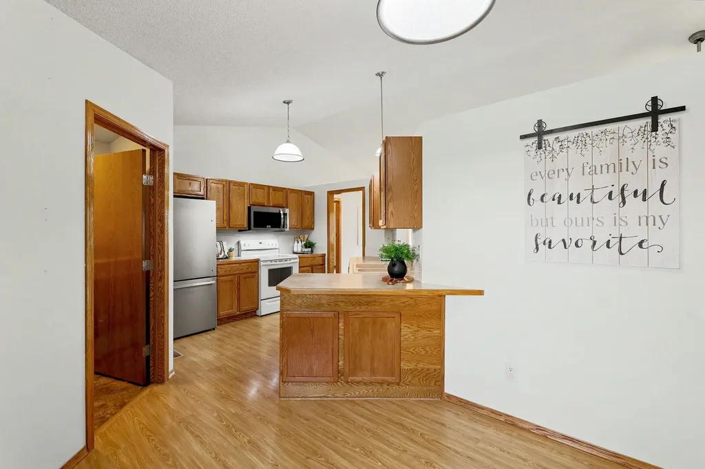 2353 S Milstead Court Wichita KS 67209