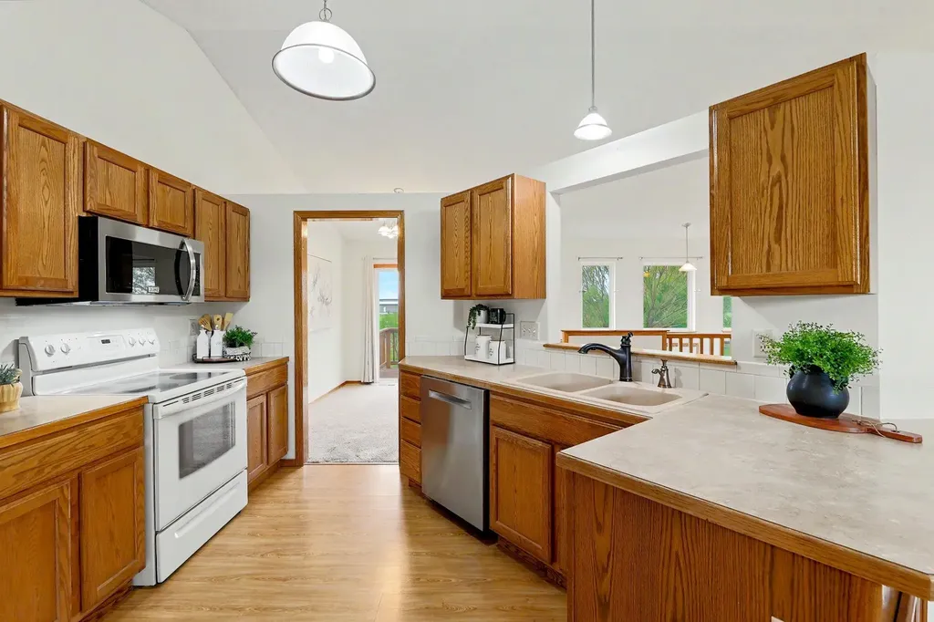 2353 S Milstead Court Wichita KS 67209