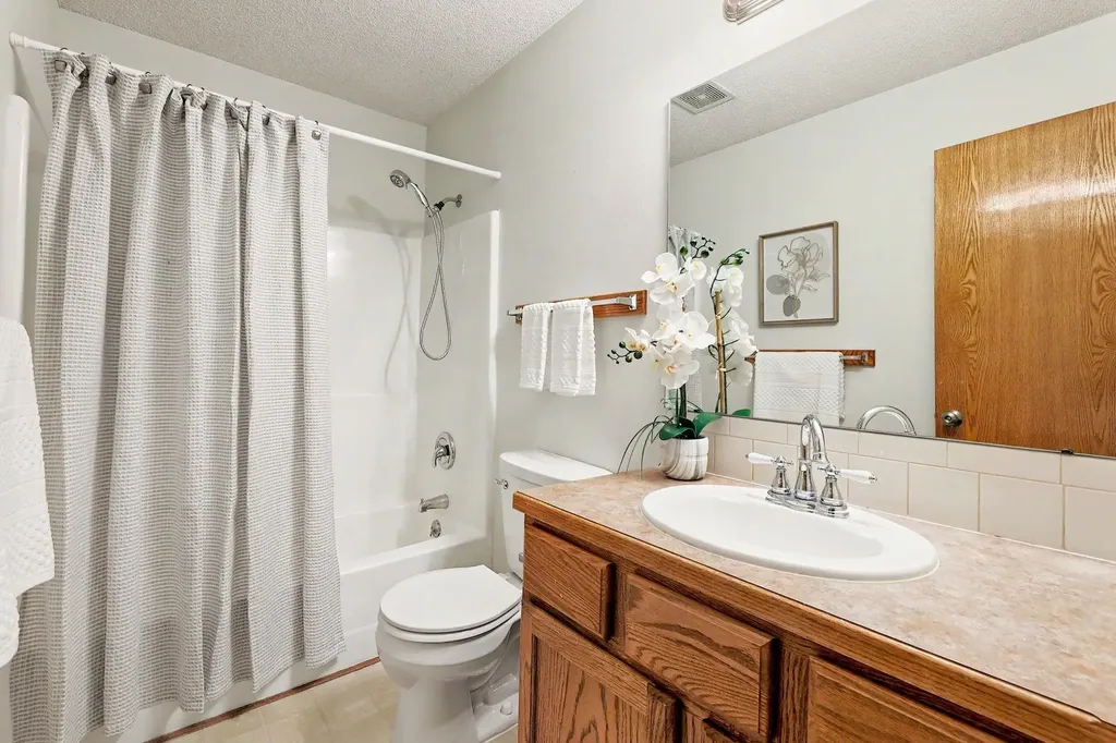 2353 S Milstead Court Wichita KS 67209