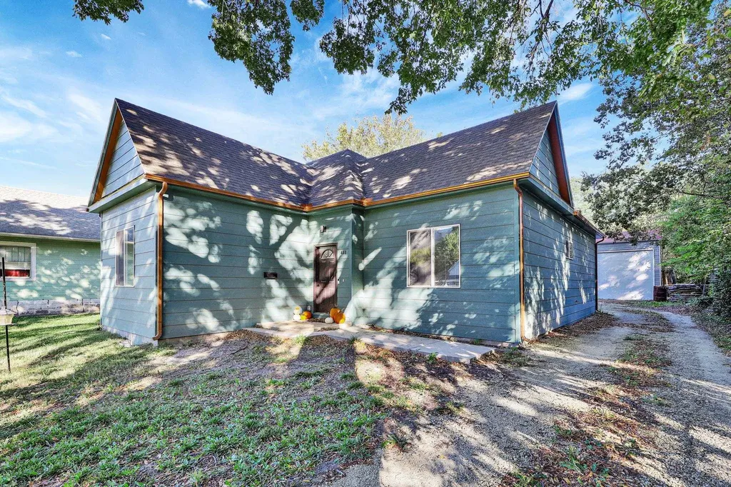 408 E 8th Street Newton KS 67114