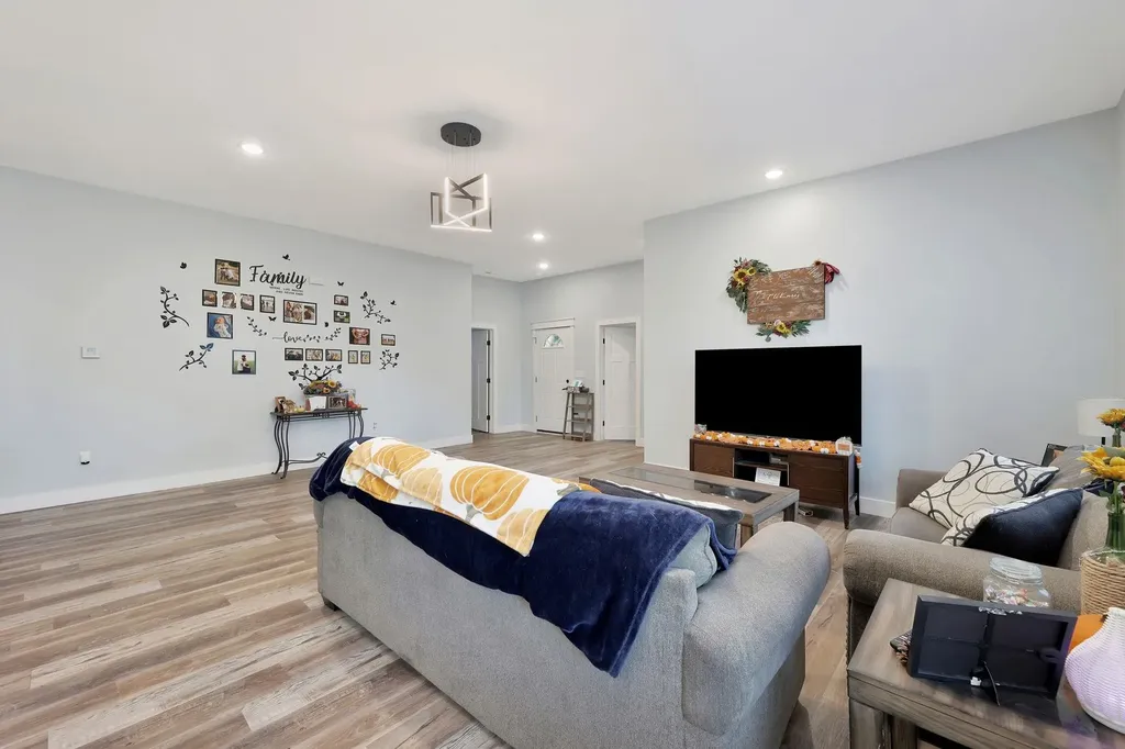 408 E 8th Street Newton KS 67114