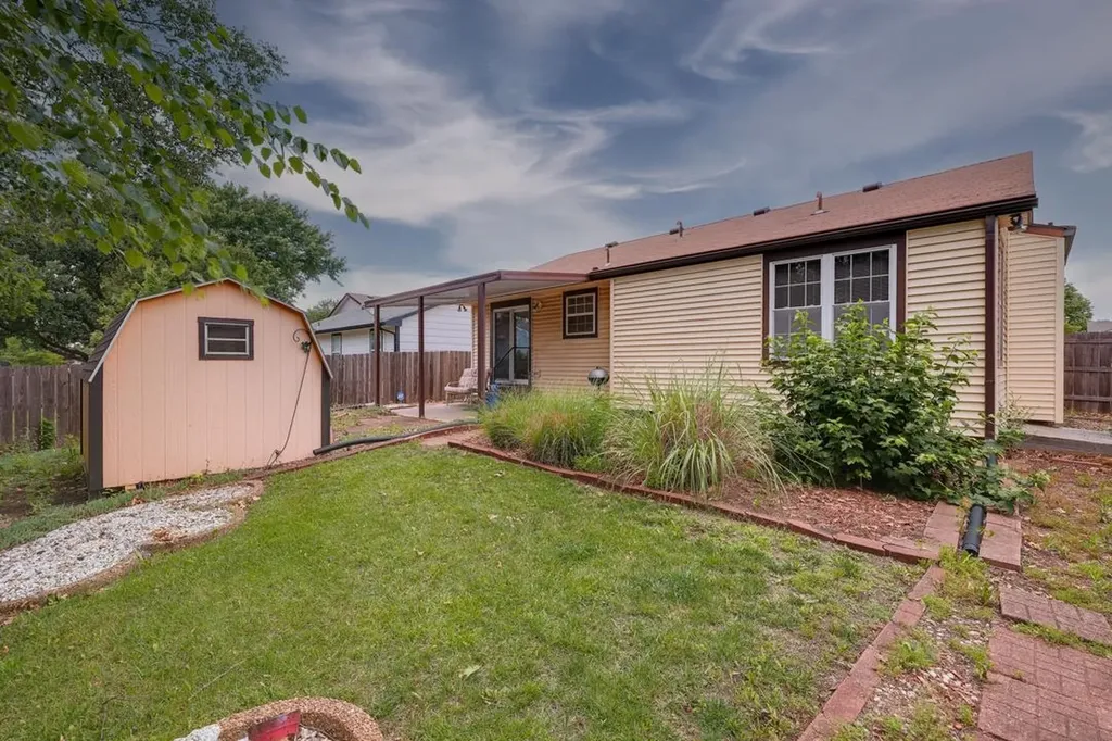 235 W Rosewood Lane Derby KS 67037