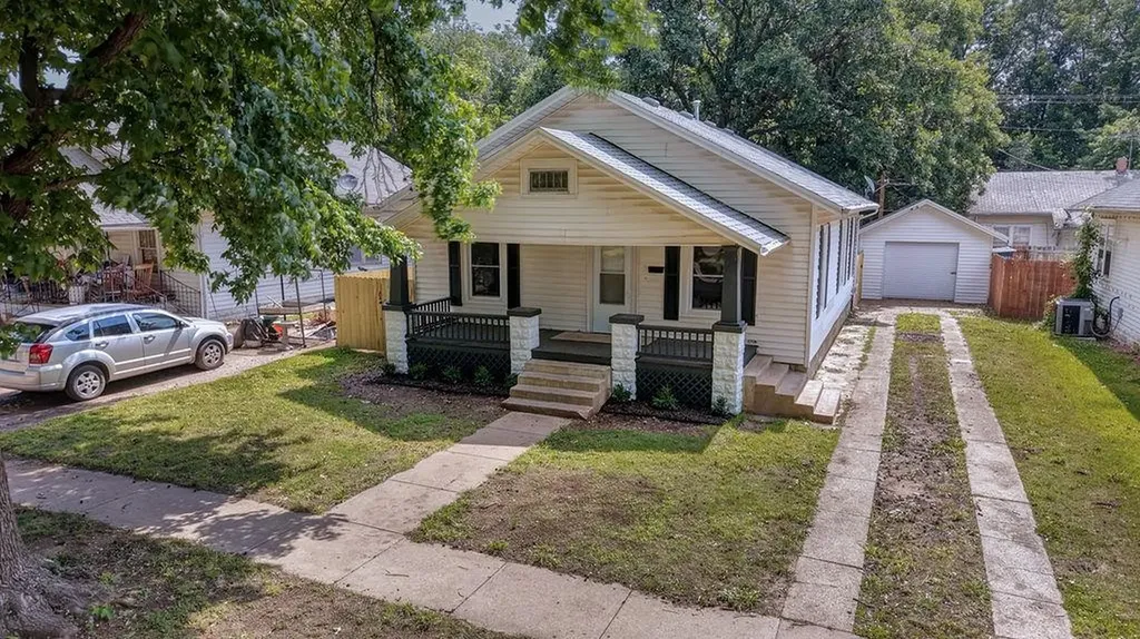 1316 Menor Street Winfield KS 67156