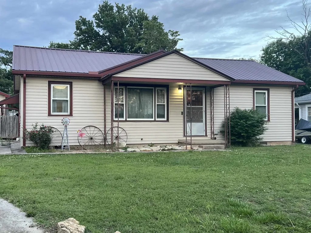 1236 N Walnut Street Eureka KS 67045