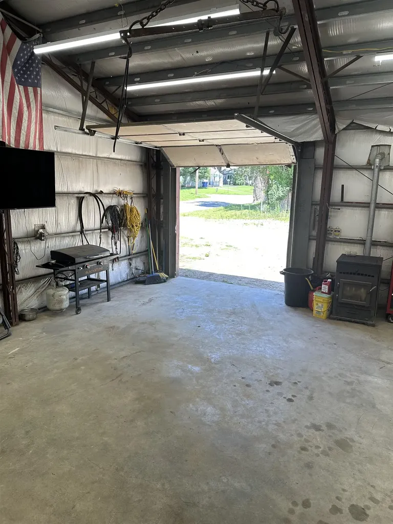 1236 N Walnut Street Eureka KS 67045