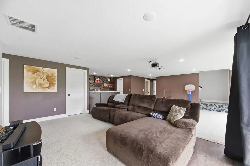 226 S Wellcrest Goddard KS 67052