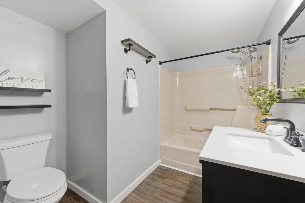 230 N Shefford Wichita KS 67212