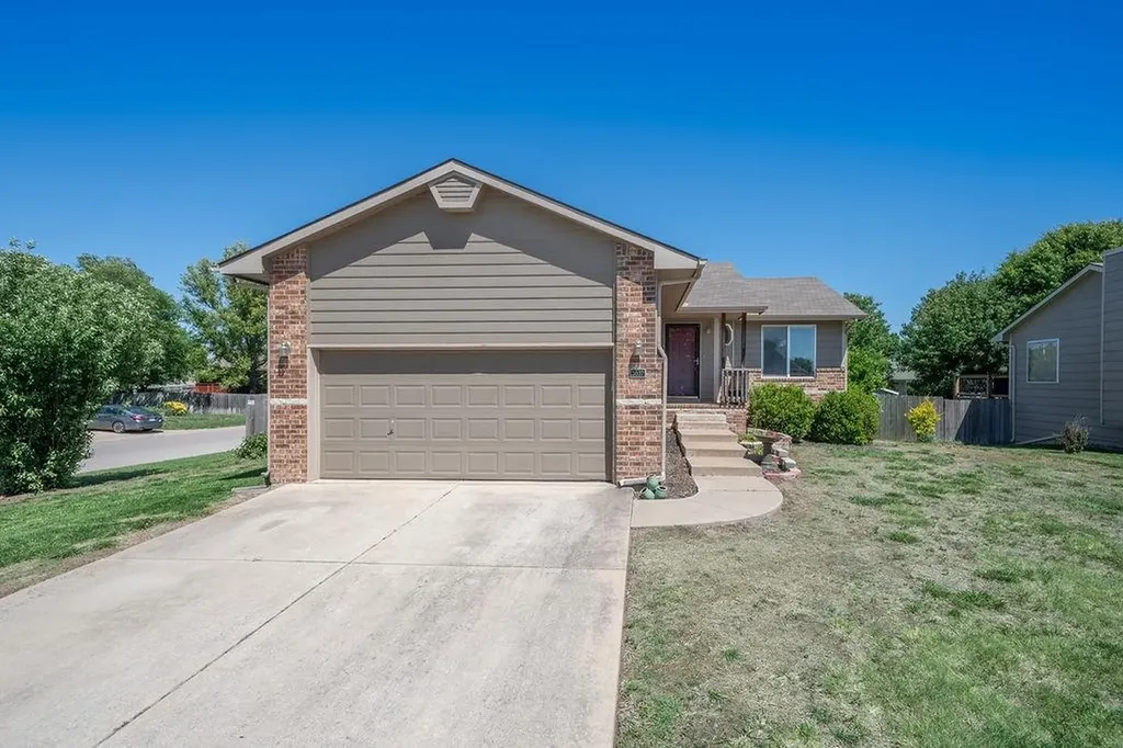 3037 E Lanners Circle Wichita KS 67219
