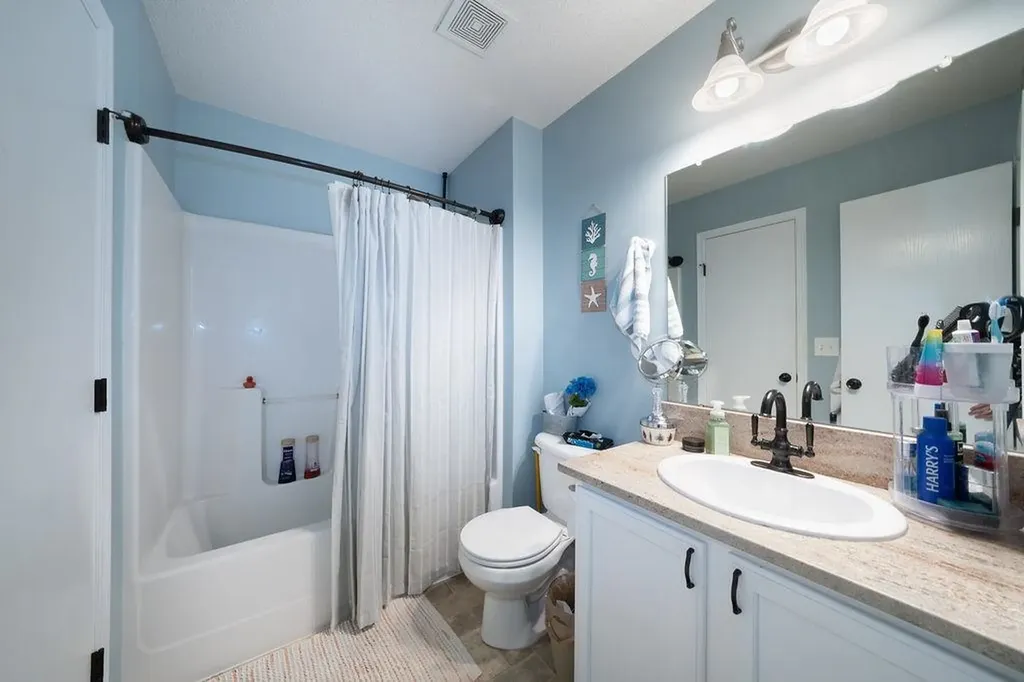 3037 E Lanners Circle Wichita KS 67219