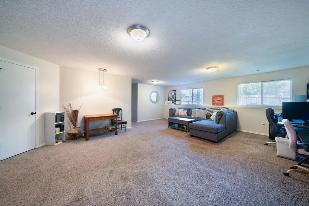 3037 E Lanners Circle Wichita KS 67219