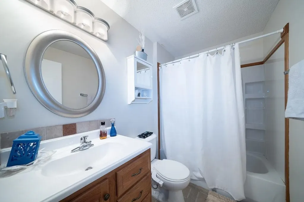 3037 E Lanners Circle Wichita KS 67219