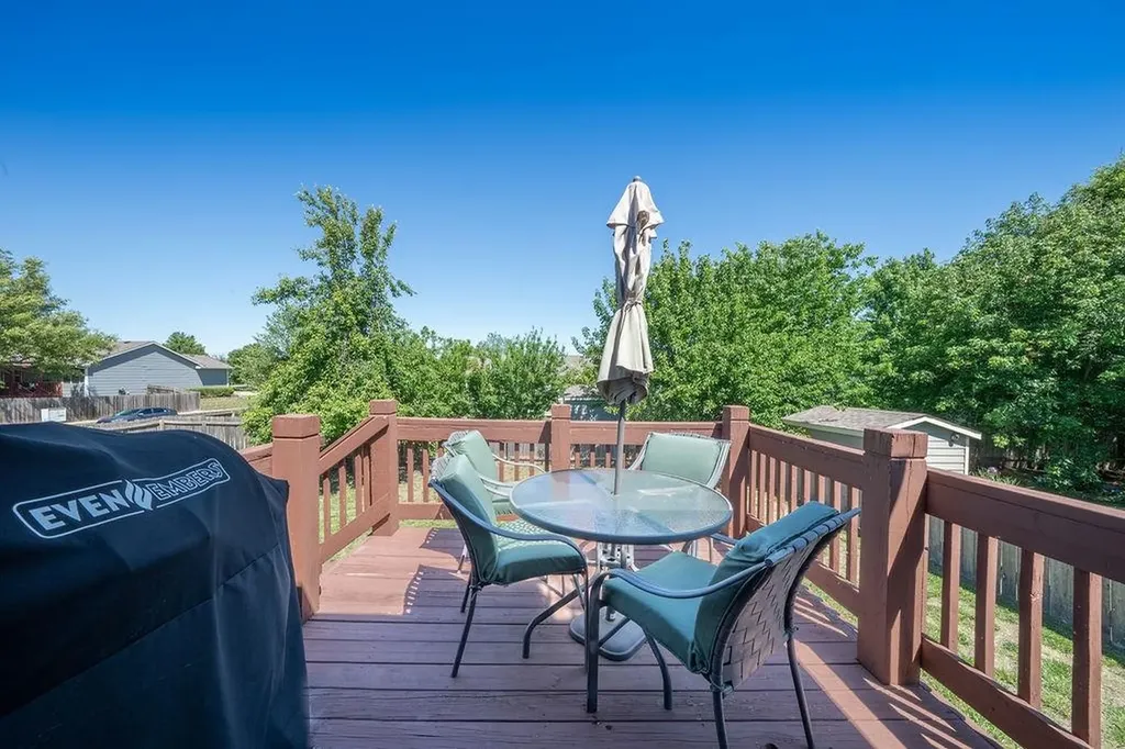 3037 E Lanners Circle Wichita KS 67219