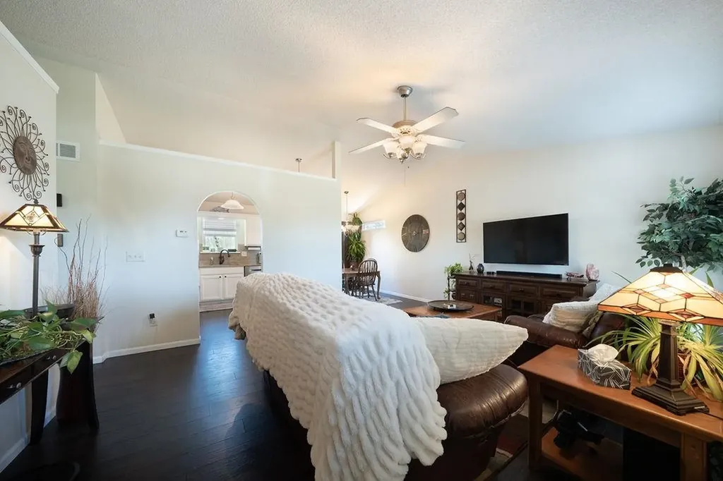 3037 E Lanners Circle Wichita KS 67219