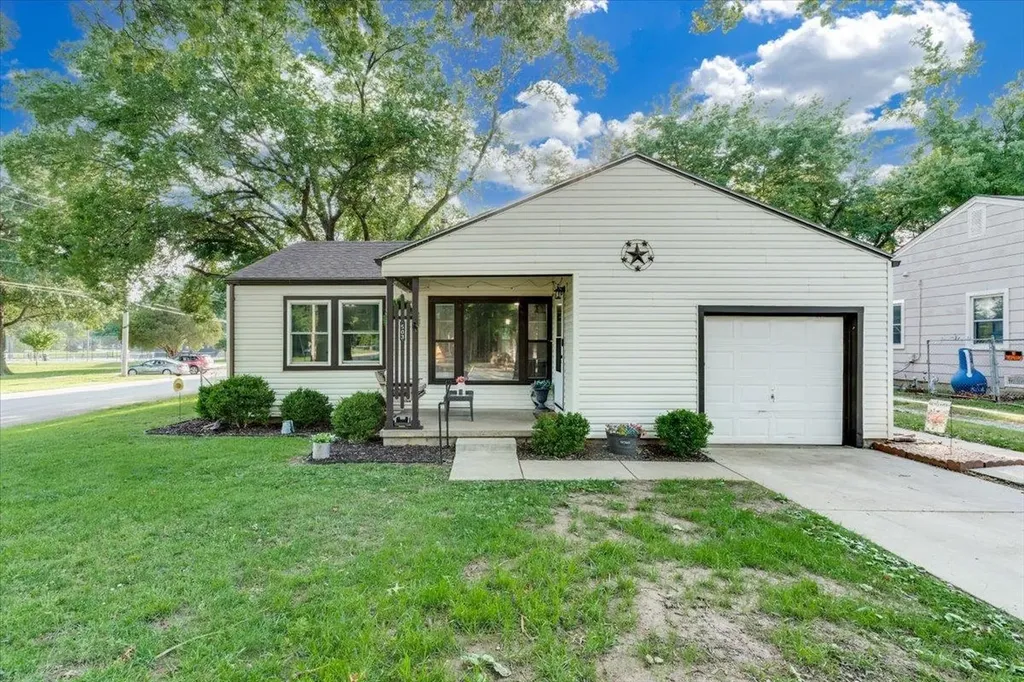 503 N Eastview Drive Mulvane KS 67110