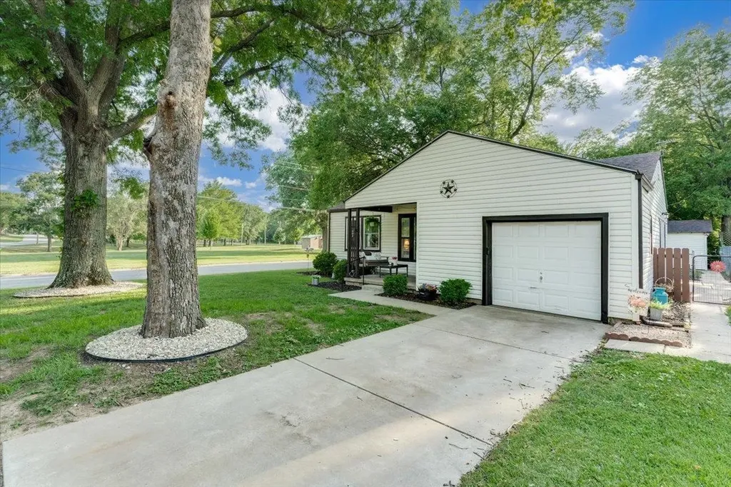 503 N Eastview Drive Mulvane KS 67110