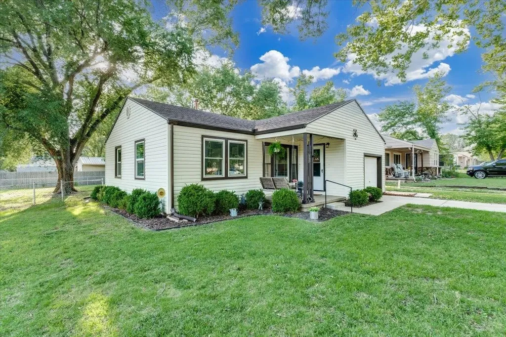 503 N Eastview Drive Mulvane KS 67110