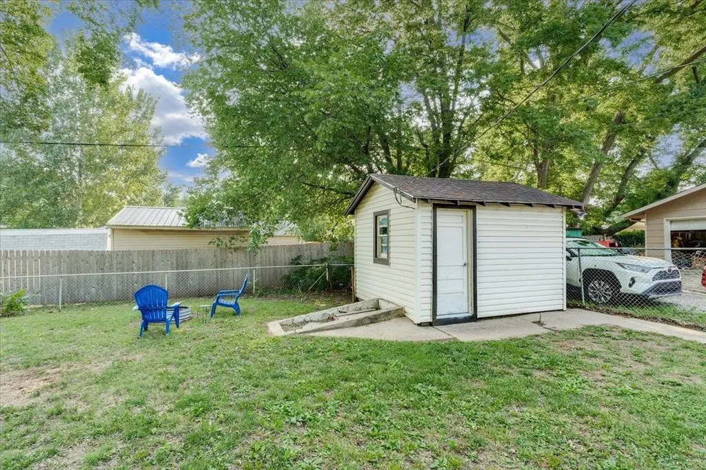 503 N Eastview Drive Mulvane KS 67110