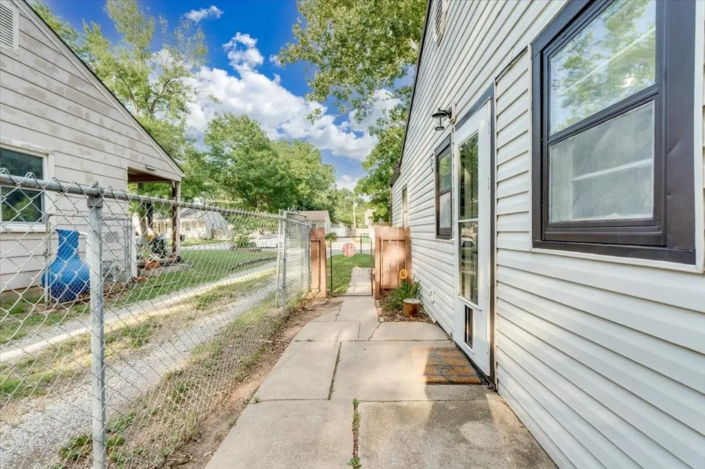 503 N Eastview Drive Mulvane KS 67110