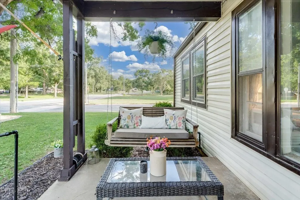 503 N Eastview Drive Mulvane KS 67110