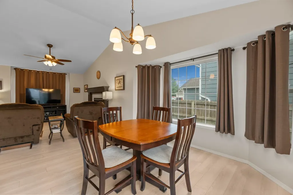 2534 E Cambridge Park City KS 67219