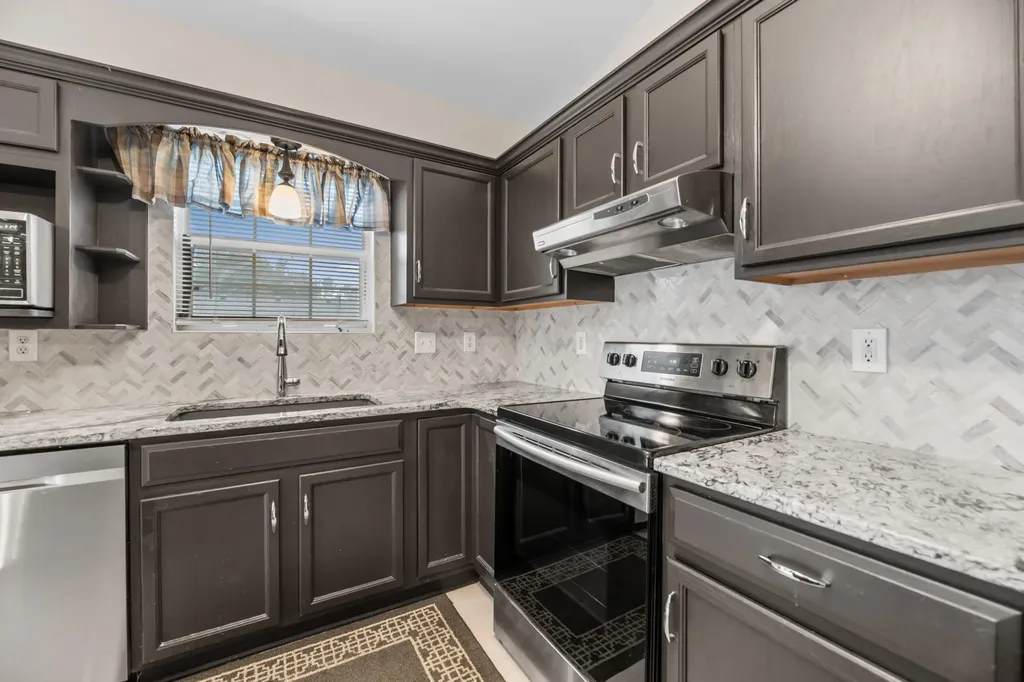 2534 E Cambridge Park City KS 67219