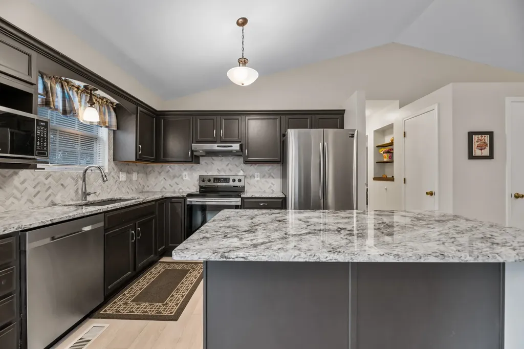 2534 E Cambridge Park City KS 67219